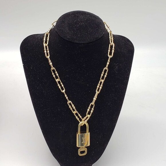 Authentic Louis Vuitton Lock and Key Gold Color with Gold Plated Chain NECKLACE - Picture 1 of 11